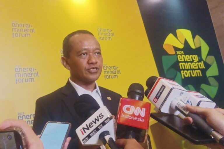 Bahlil: Lucu, Indonesia Impor BBM dari Singapura yang Enggak Punya Minyak