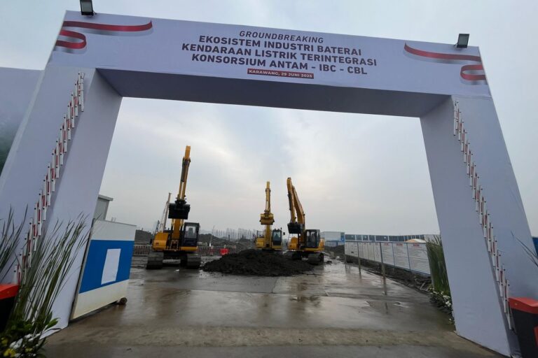 Bahlil: Pabrik Baterai EV di Karawang Bisa Serap hingga 35.000 Tenaga Kerja